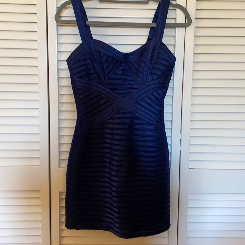 BCBG body con mini